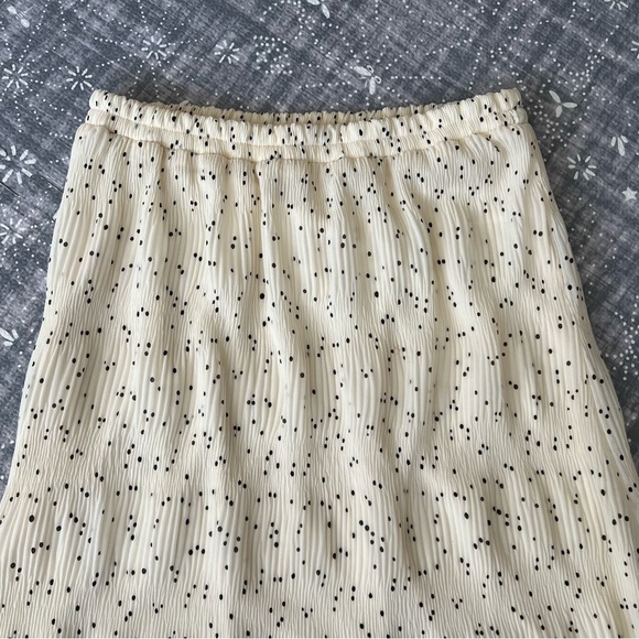 Skirt - Picture 2 of 8
